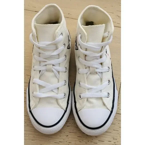 Converse Chuck Taylor All Star High Top Girls Youth Size 1 White With Butterfly - Picture 2 of 6